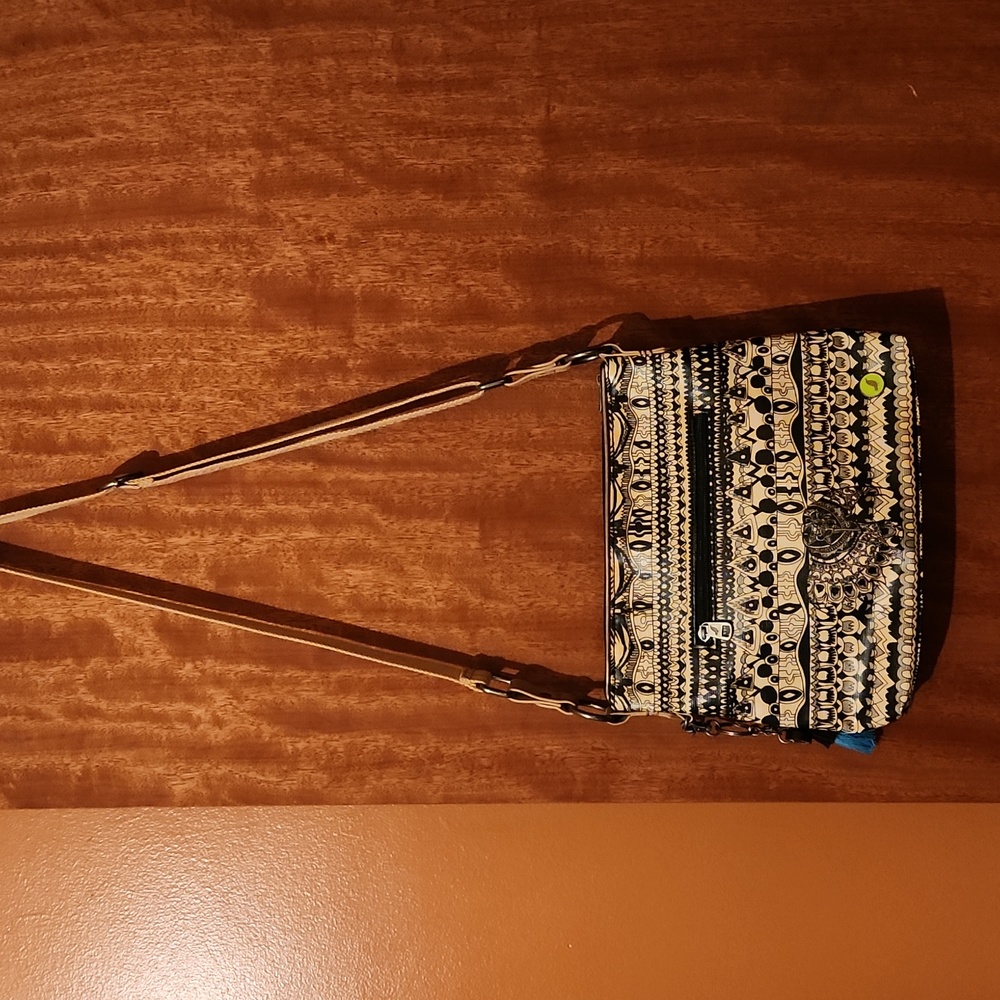 SAKROOTS CROSSBODY